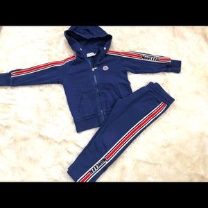 BOYS MONCLER SWEATPANTS & ZIPP UP HOODIE